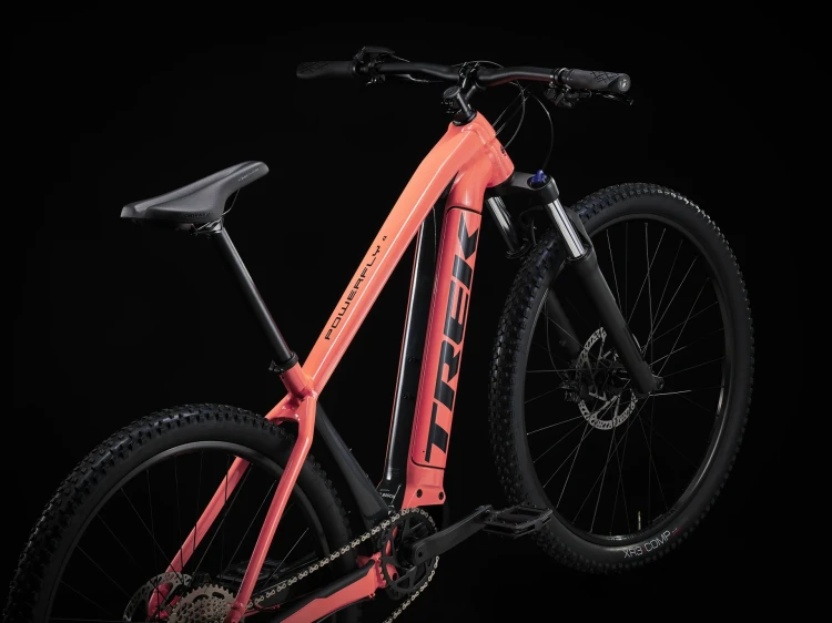 RoweryTrek/RowerMTBTrek/RowerPOWERFLY4/TrekPOWERFLY4LivingCoralSolidCharcoal/3.webp