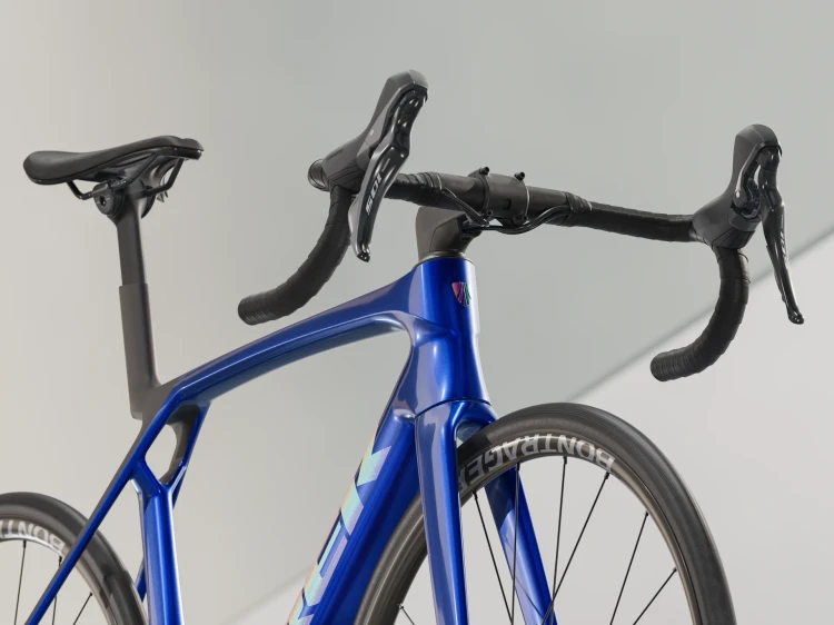 RoweryTrek/RowerSzosowyTrek/RowerMadoneSL5/TrekMadoneSL5HexBlue/2.webp