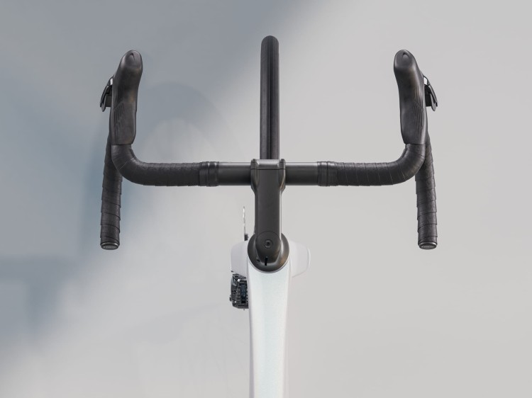 RoweryTrek/RowerSzosowyTrek/RowerMadoneSL6/TrekMadoneSL6WhitePrismatic/3.webp