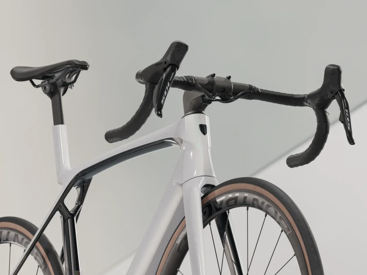 RoweryTrek/RowerSzosowyTrek/RowerMadoneSL6/TrekMadoneSL6WhitePrismatic/2.webp