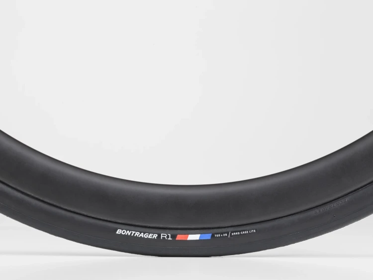 BontragerR1RoadTire_08646_G_Alt2.webp
